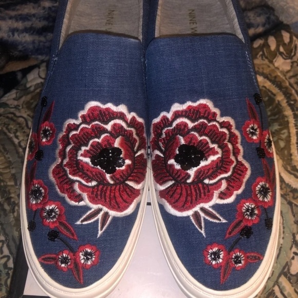 Shoes - Picture 4 of 5